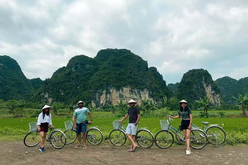 Hanoi/Ninh Binh: 1-Day Tam Coc/Trang An, Hoa Lu & Mua Caves - Tam Coc or Trang An by rowing boat