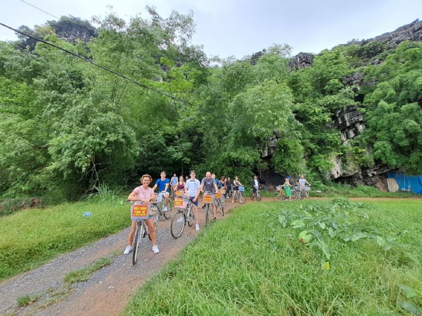 Hanoi: Ninh Binh, Hoa Lu, Tam Coc and Mua Cave Day Trip - Tam Coc by sampan for 1.5 hours