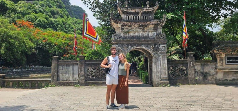 Hanoi: Ninh Binh- Hoa Lu - Trang An - Mua Cave - Best Seller - A Vietnamese Buffet With Local Goat Dishes
