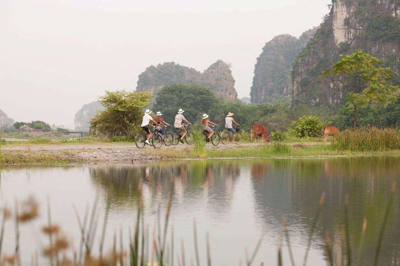 Hanoi: Ninh Binh- Hoa Lu - Trang An - Mua Cave - Best Seller - Mua Cave and the Lying Dragon Viewpoint