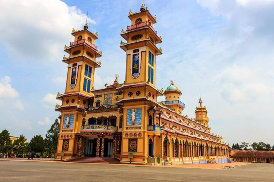 Hanoi: Private custom tour with a local guide - The guides and the style of service