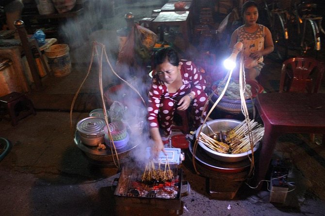 Hanoi Private Day Tour: Hidden Gems, Hoa Lo Prison, Train Street - Temple of Literature, Vietnam’s old center of learning
