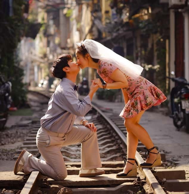 Hanoi Private Photoshoot – Iconic Spots & Hidden Gems - A photo session that also shows you Hanoi