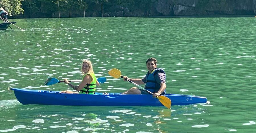 Hanoi: Roundtrip Halong Bay Islands, Caves, Kayaking & Lunch - Boarding at noon and settling in on the boat