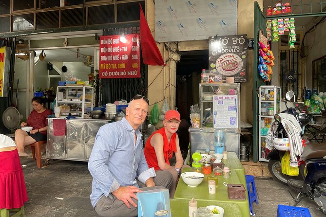 Hanoi's Old Quarter Street Food Experience and Train Street - Starting at Hang Da Market