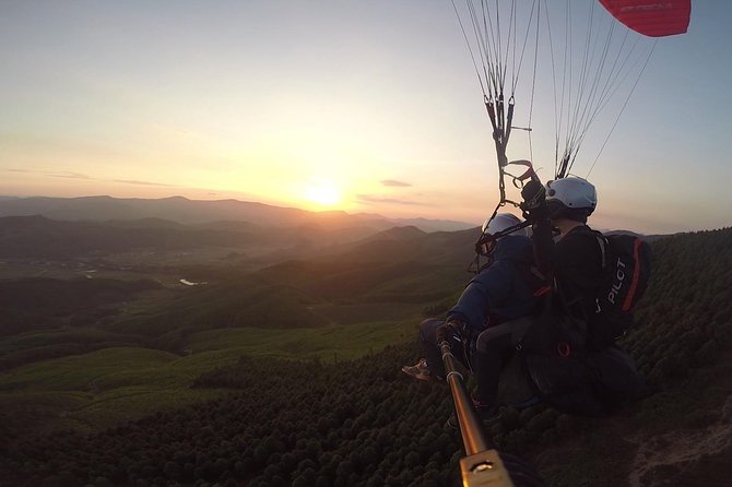Hanoi Sky Tour: Paragliding - Waiting is part of the weather equation
