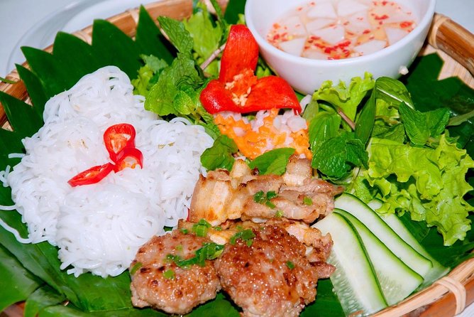 Hanoi Street Food: Small Group Walking Tour with Real Foodie - The Old Quarter route is as important as the food