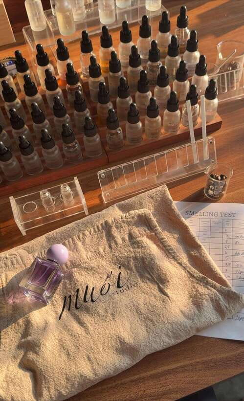 Hanoi: Vietnam Scents Perfumery Class - Choosing the bottle and blending the final perfume
