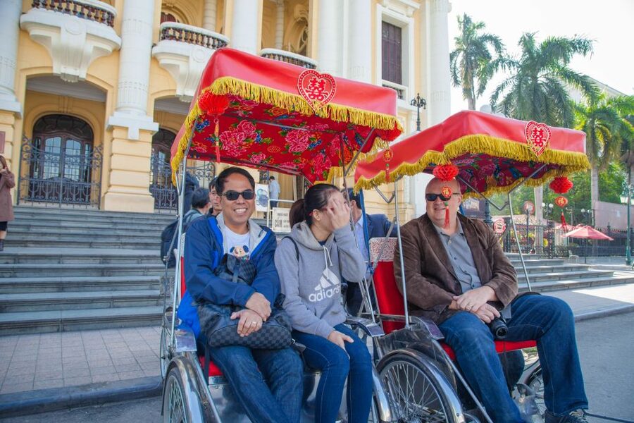 Hanoi Walking Street Food Tour & Cyclo Ride - Che and the sweet side of Hanoi