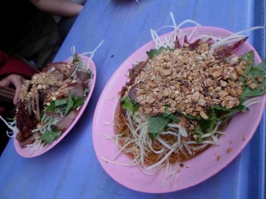 Hanoi: Walking Street Food Tour & Train Street w/Local Guide - Ending at Train Street