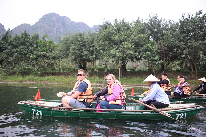 Hidden Ninh Binh Luxury Full Day Group Tour (Tam Coc - Hoa Lu) - A three-generation home near Tam Coc