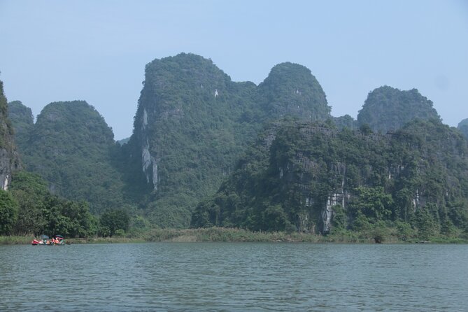 Hidden Ninh Binh Luxury Full Day Group Tour (Tam Coc - Hoa Lu) - The Tam Coc boat ride