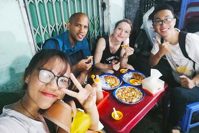 Ho Chi Minh City private walking tours with young local volunteers - A private introduction to Saigon with a student guide
