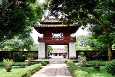 Ho Chi Minh Complex & Temple of Literature Tour (half day)