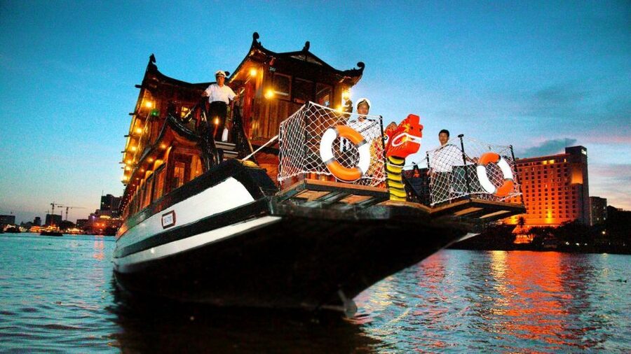 Ho Chi Minh: Private City Tour and Dinner Cruise with Buffet - Dinner is generous, but keep expectations practical