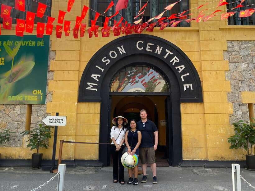 Hoa Lo Prison and Little Paris in Hanoi - Key points to know before booking