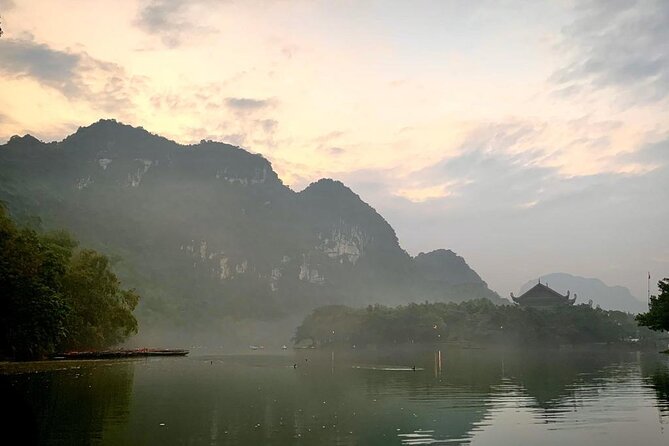 Hoa Lu - Tam Coc - Mua Cave Full Day - LIMOUSINE - Cycling toward Bich Dong Pagoda