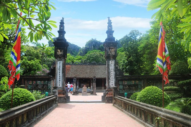 Hoa Lu - Tam Coc - Ninh Binh Day Tour: Biking, Visit Local Family - Who should book this day trip