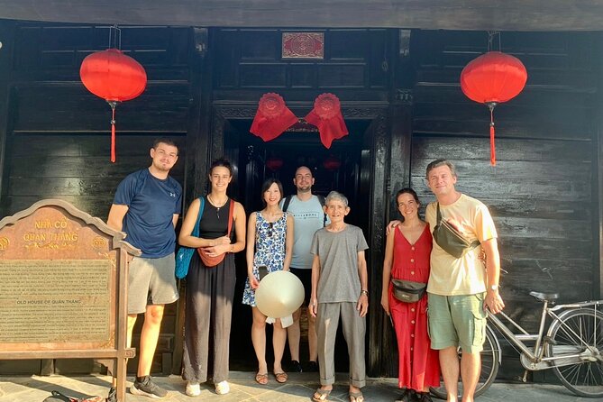 Hoi An Ancient Town Walking Tour with a Local - Traditional music and performance in 35 minutes