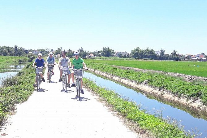 Hoi An Countryside Biking Tour(Vegetable village -basket boat - fishing village) - A local lunch that earns its place