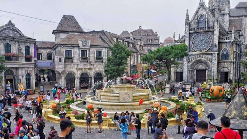 Hoi An / Da Nang to Ba Na Hills Day Trip with Golden Bridge - The first cable car and the walk to Golden Bridge