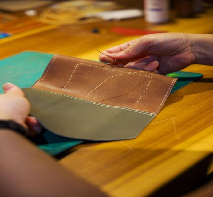 Hoi An: Handmade Leather Crafts Workshop (Starter Course) - Best for couples, families, and solo makers