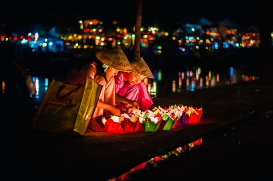 Hoi An: Hoai River Night Boat Trip and Floating Lantern - Who should book this experience?