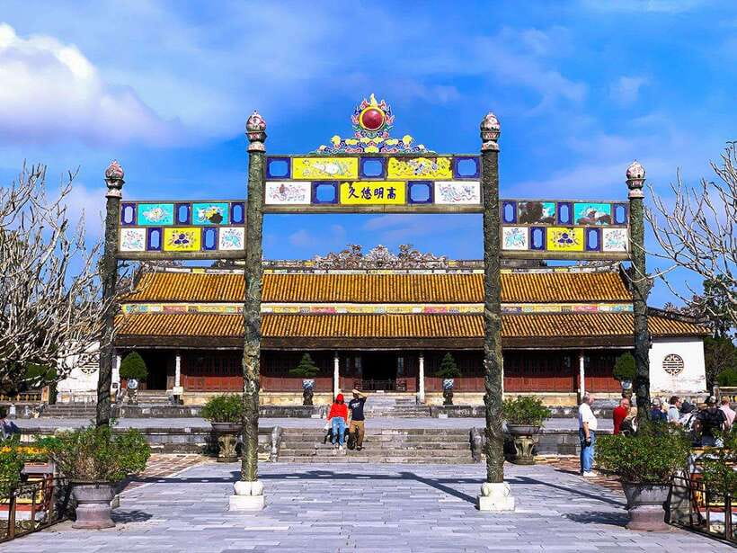 Hoi An: Imperial Hue And Scenic Hai Van Pass Discovery Tour - A Short Ride on the Perfume River
