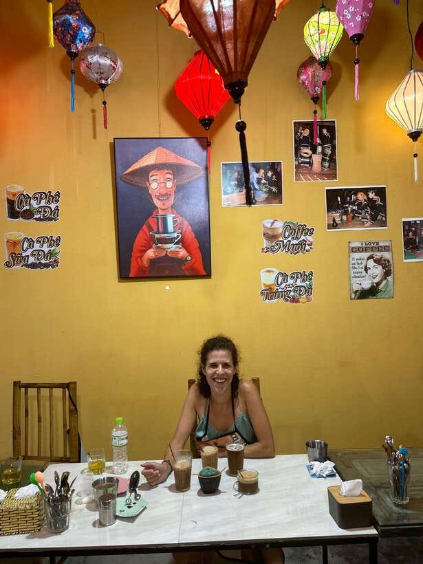 Hoi An: Lantern and Coffee Making Class - Building a foldable Hoi An lantern