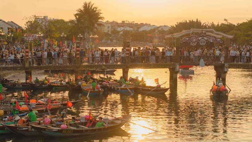 Hoi An : Lantern Boat Trip & Release Lantern - What makes this short ride worth considering
