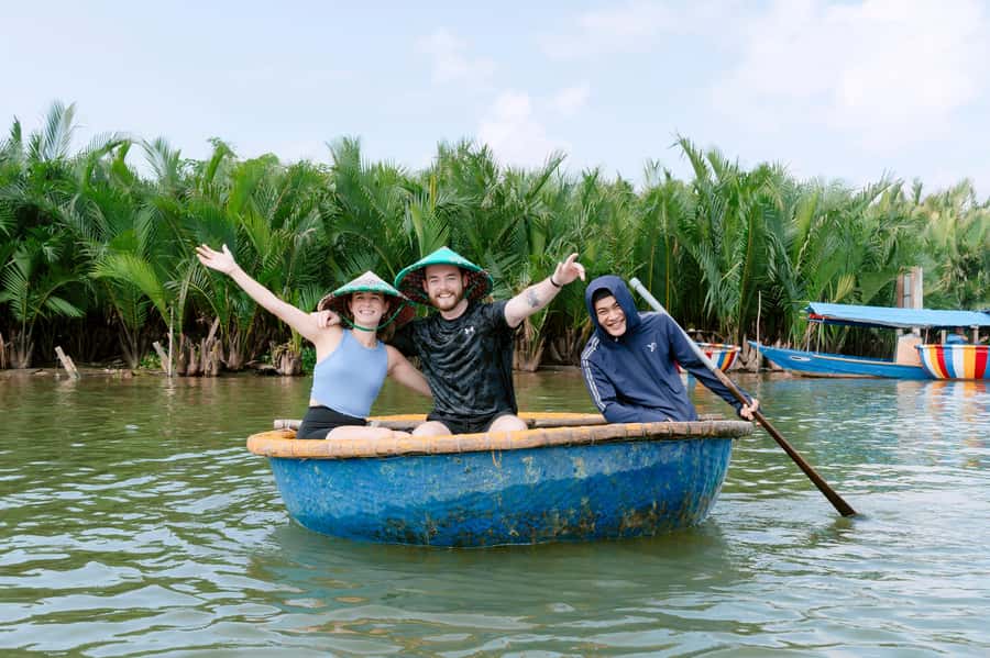 Hoi An: Lantern Making, Basket Boat, and Cooking Class - 1 p.m. lantern making: a simple Hoi An souvenir