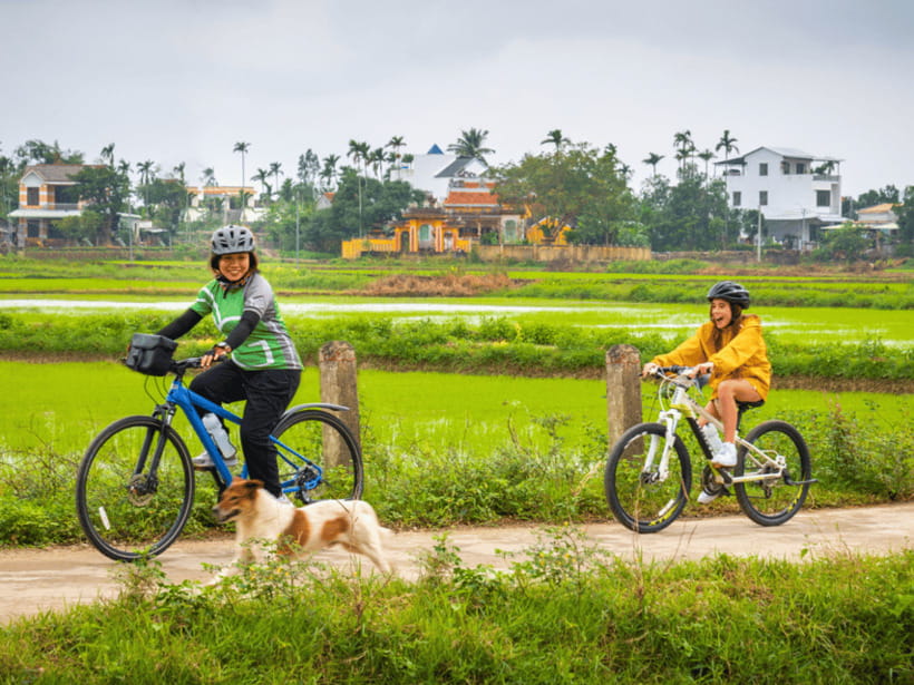 Hoi An: Morning Countryside Tour by Bike - What the guides add to the ride