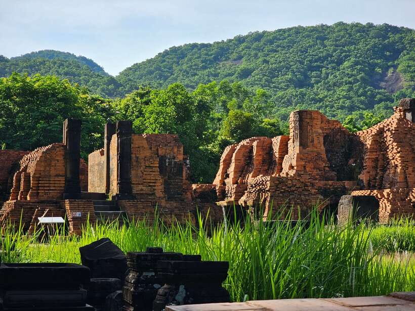 Hoi An: My Son Sanctuary Early Morning w. Champa Food Brunch - What the guide adds to the ruins