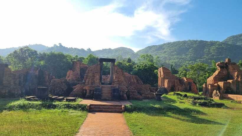 Hoi An: My Son Sanctuary Private Tour with Local Guide - The 1.5-hour walk through the temple groups
