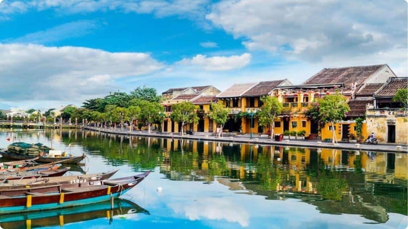 Hoi An: River Lantern Boat Experience with Free 5G eSIM - Who will enjoy this most