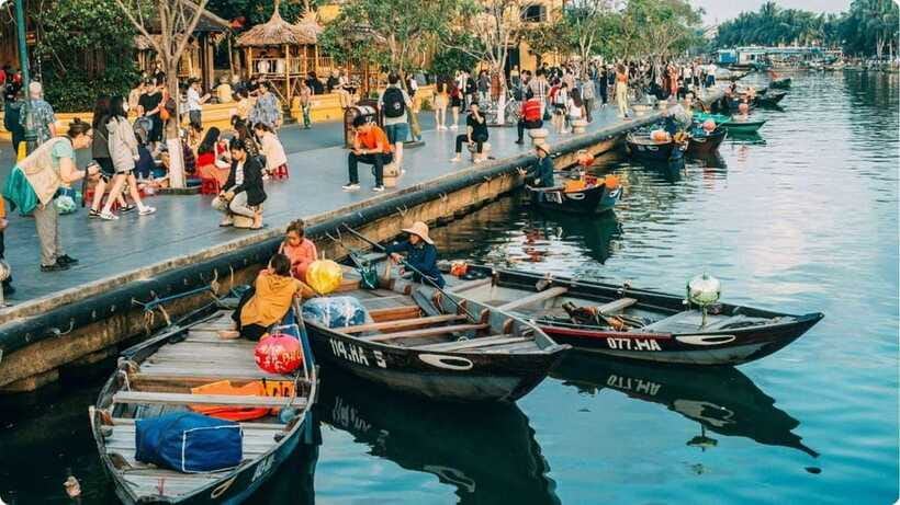 Hoi An: River Lantern Boat Experience with Free 5G eSIM - Practical booking advice