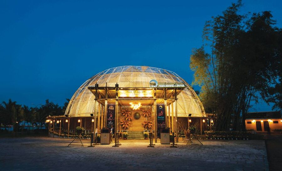 Hoi An: Teh Dar Vietnamese Bamboo Circus at Lune Center - Live Music and the Sound of the Highland World