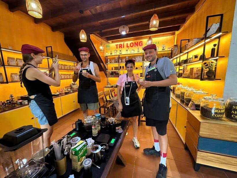 Hoi An: Vietnamese Coffee Making Workshop at Local Roastery - The first 15 minutes: coffee culture and roasting