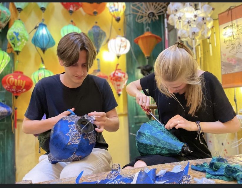 Hoi An: Vietnamese Foldable Lantern Making Class - The practical advantage of a collapsible souvenir