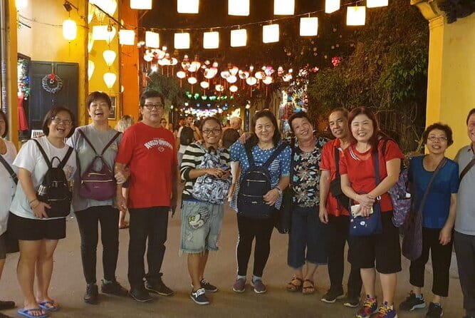Hoi An Walking Tour, Sampan Boat Trip , Foodie Tour by Night - Local food, from bánh mì to cao lầu