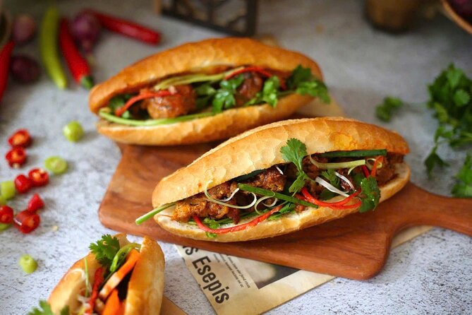 (HOT) Hanoi Guided Street Food and Train Street Tour with Local - What you actually eat and drink