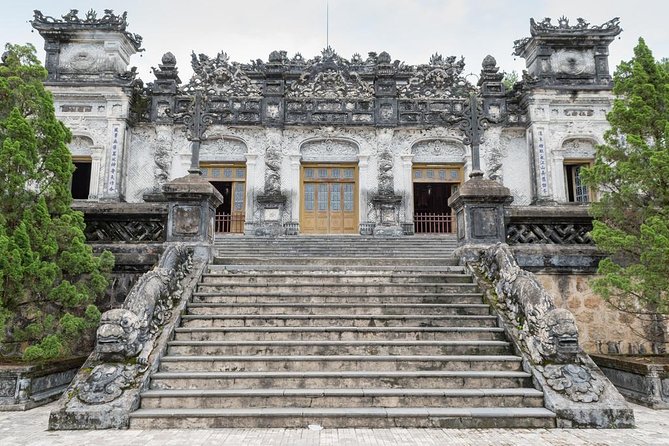 Hue City and The Citadel via Hai Van Pass Daily Small Group Tour - Entering the Hue Imperial City