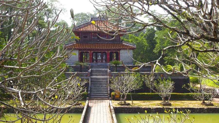 Hue City Tour Full day - Small group tour - Guides are the strongest part of the experience