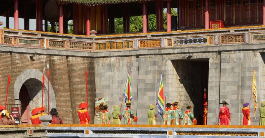 Hue City Tour Full day - Small group tour - A gentle start on the Perfume River to Thien Mu Pagoda