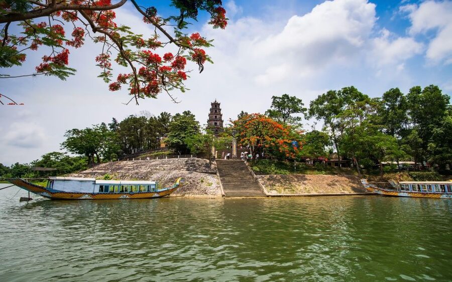 Hue: Dragon Boat, Perfume River, Pagoda & Royal Tomb Tour - Timing, weather, and what to bring