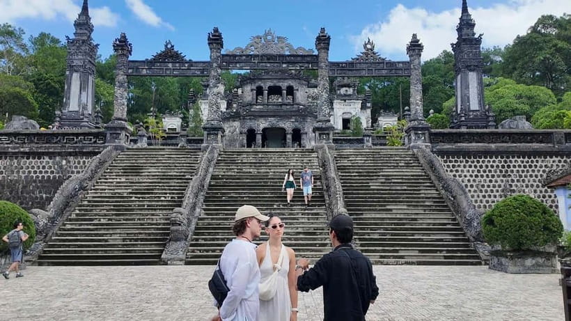 Hue: Dragon Boat, Perfume River, Pagoda & Royal Tomb Tour - Is $11 really the full cost?