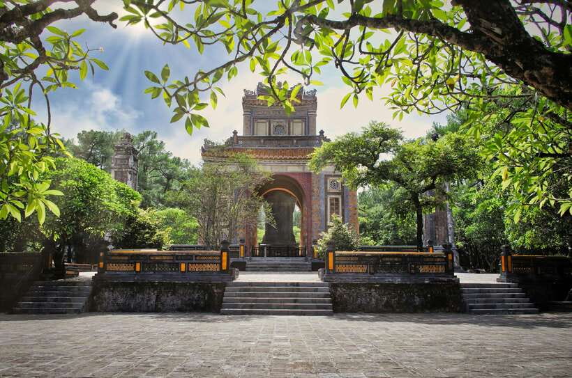 Hue :Exploring Royal City with Multi Options and Dragon Boat - Key points to know before booking