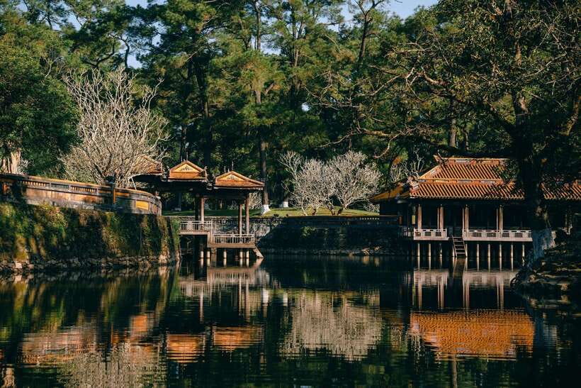 Hue :Exploring Royal City with Multi Options and Dragon Boat - Begin with the Dragon Boat and Thien Mu Pagoda