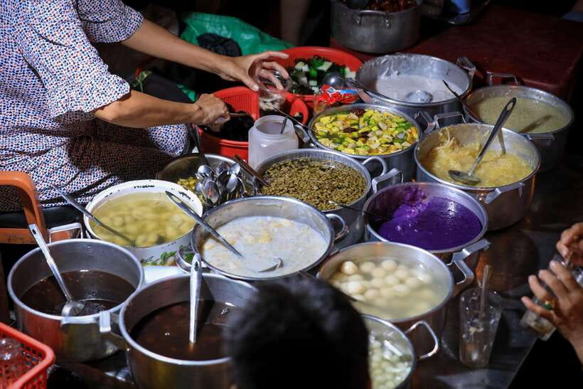 Hue: Guided Local Food Tour with Stories - The optional scooter ride and drop-off