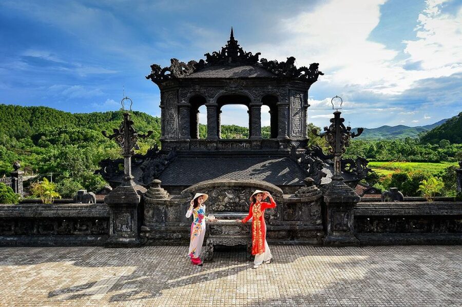 Hue: Hue Royal Tombs Tour Visit 3 Best Tombs & Pagoda - What the $11 price really covers